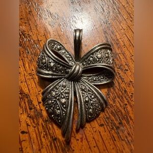 Vintage 1990 Avon Bow Pendant Earrings Silver Tone Marcasite
